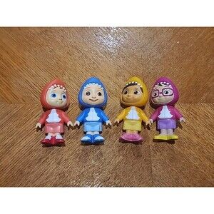 COCOMELON Family & Friends Shark LOT OF 4 Figures Toys